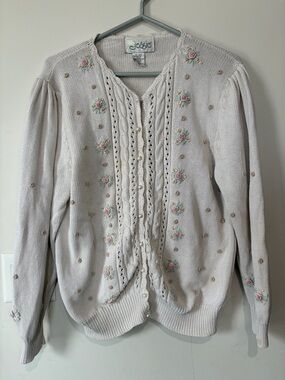 Lovely vintage knitted cardigan sweater